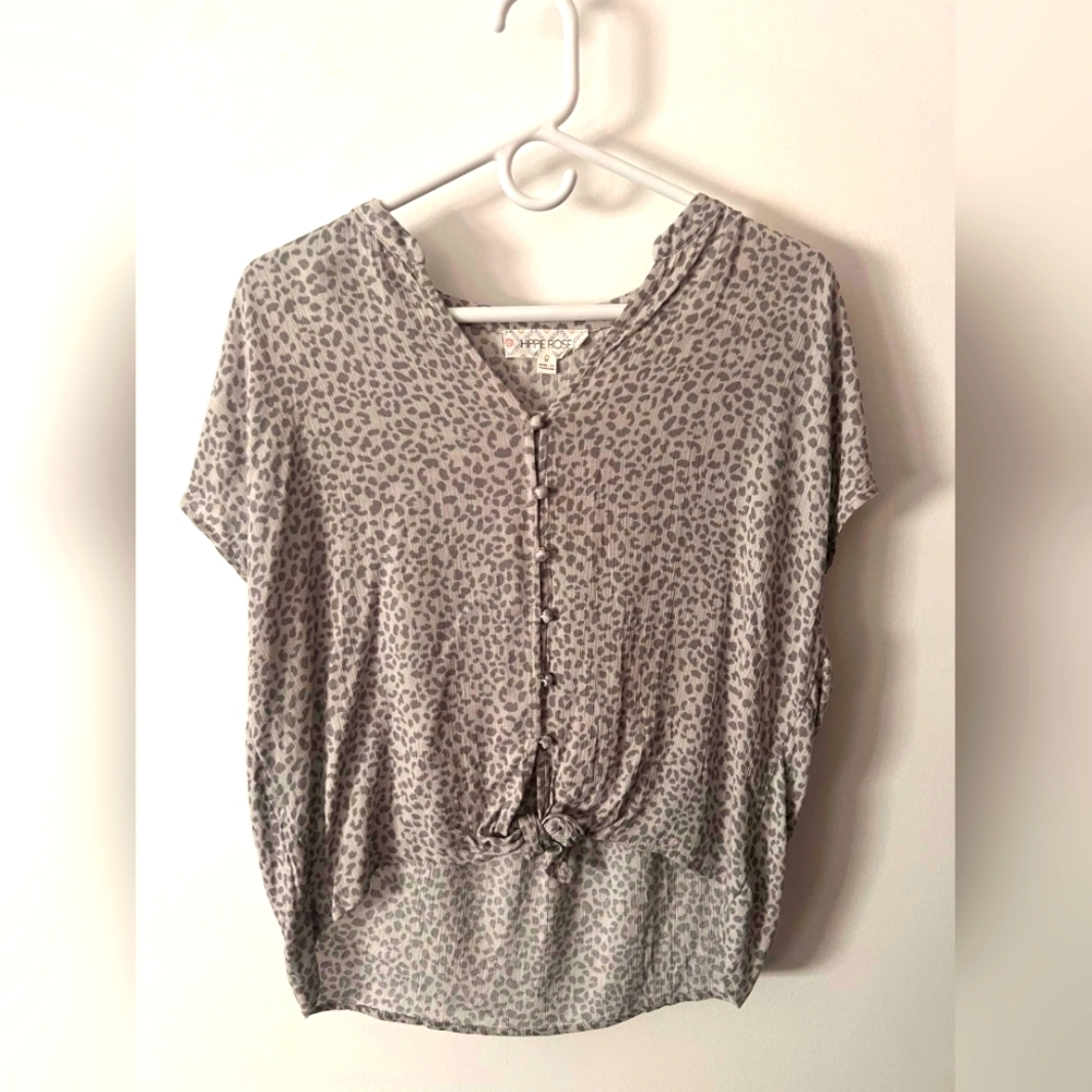 Hippie Rose Grey Leopard Print Button-Front Top (Size M)
